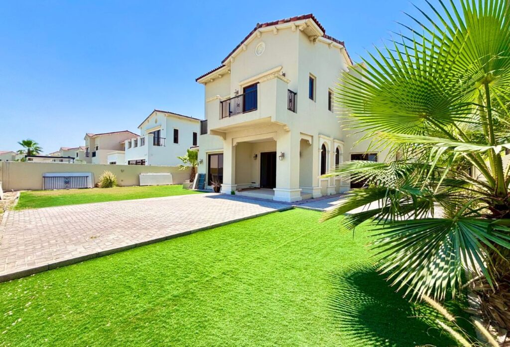 Golf Course Views | High Ceiling | Large Layout, photograph 1 of 23